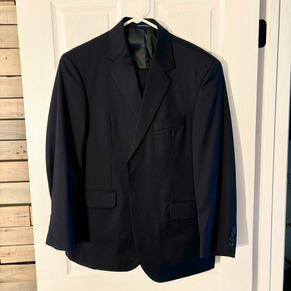 Men’s 38sh navy suit by Stafford